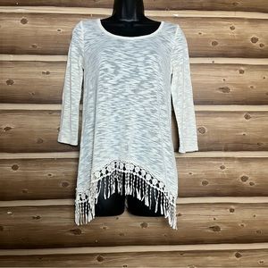 5/$25 Almost famous women 3/4 sleeve cream tunic blouse‎ size small